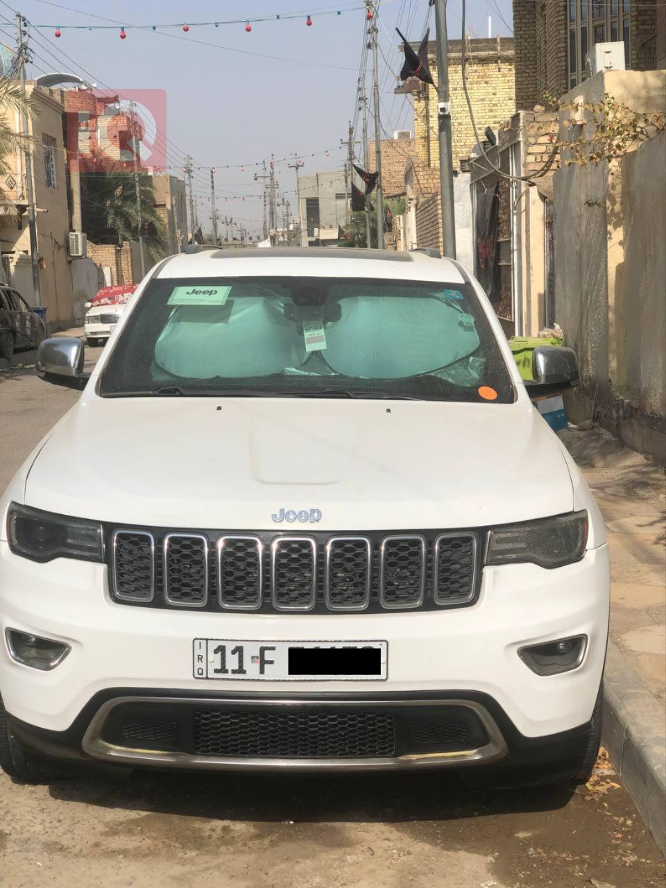جیپ گراند شیرۆکی